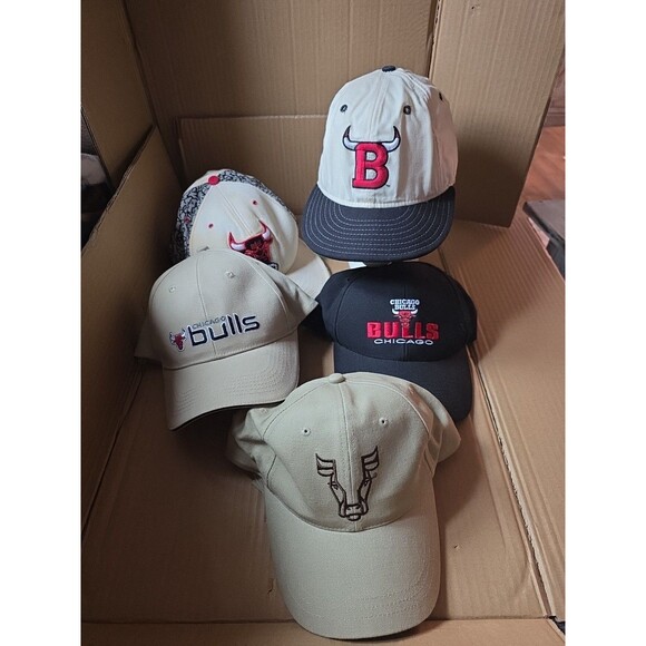 Chicago Bulls Hats Caps Bundle Lot Vintage Sports Fan NBA Basketball - Picture 1 of 15